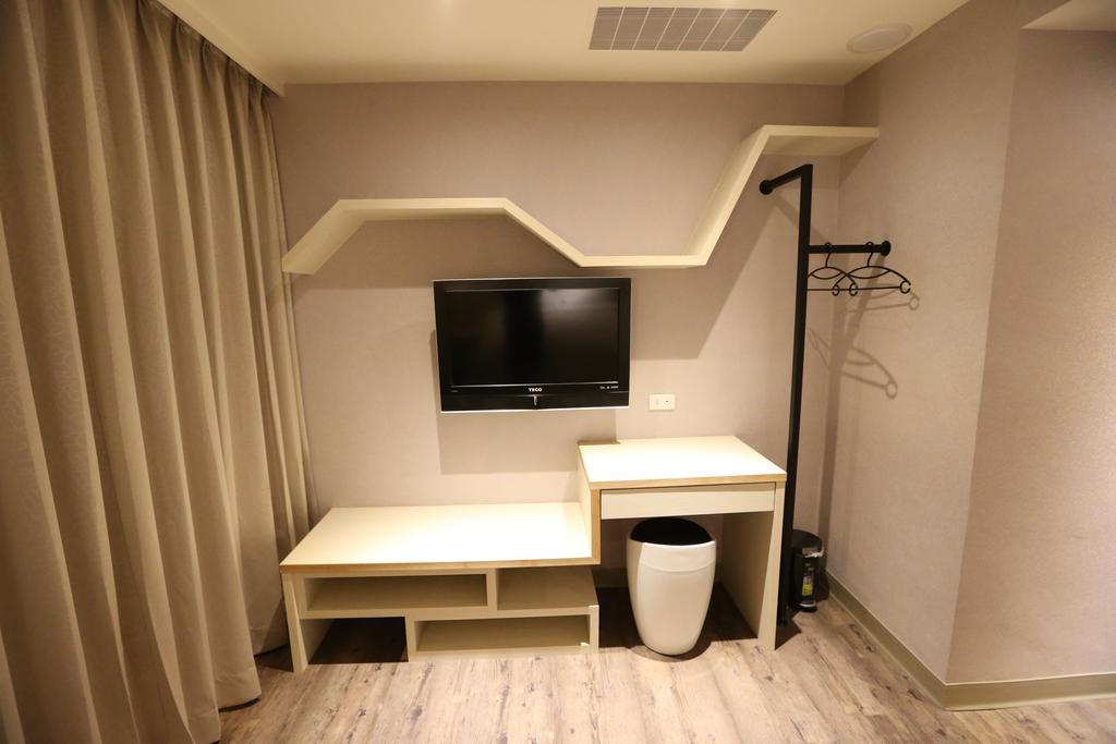 Central Hotel Таоюань Екстер'єр фото