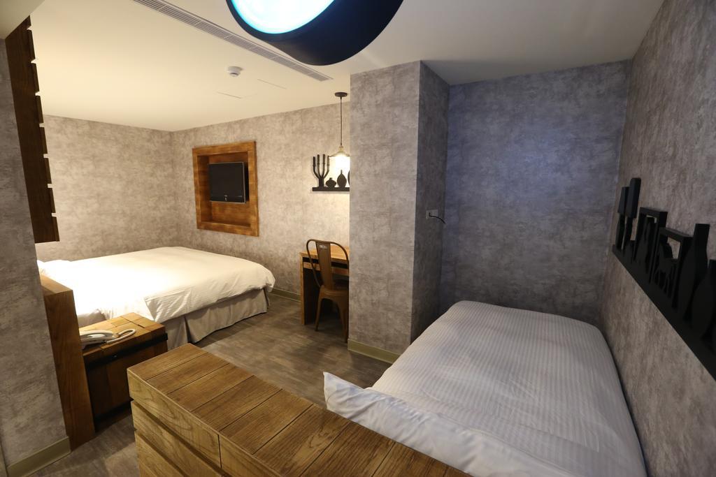 Central Hotel Таоюань Екстер'єр фото