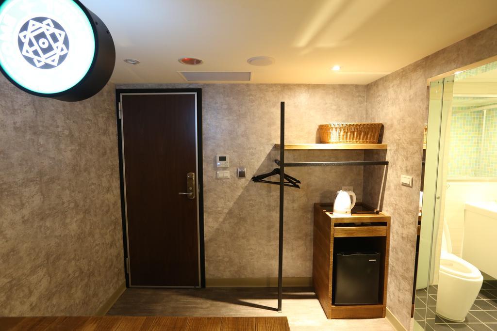 Central Hotel Таоюань Екстер'єр фото