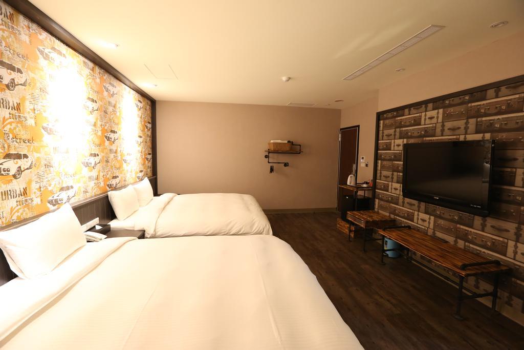 Central Hotel Таоюань Екстер'єр фото