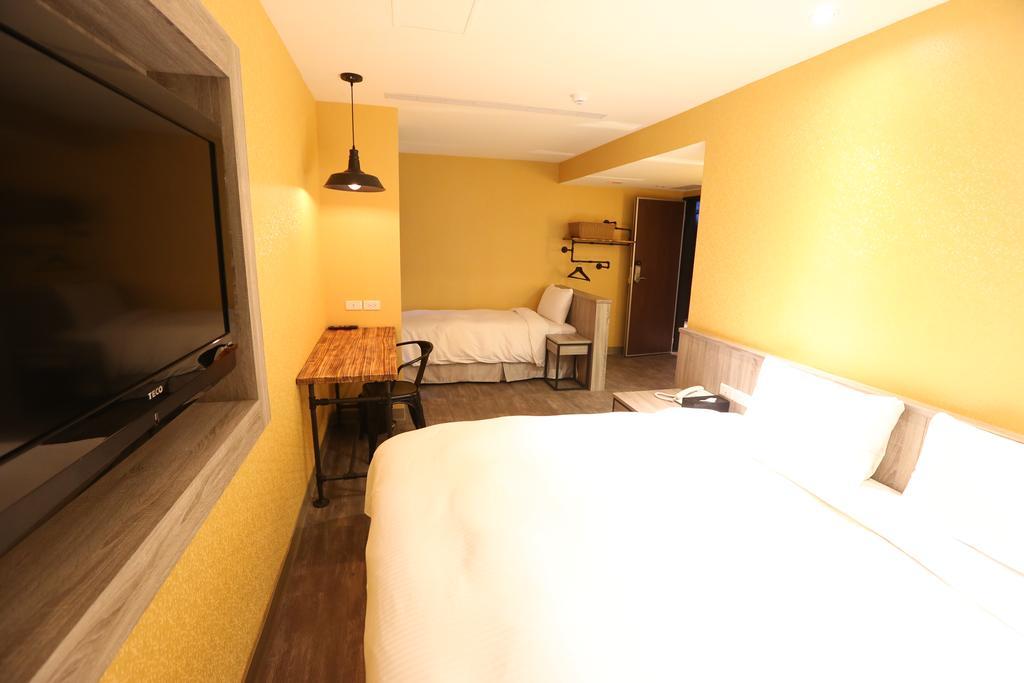 Central Hotel Таоюань Екстер'єр фото