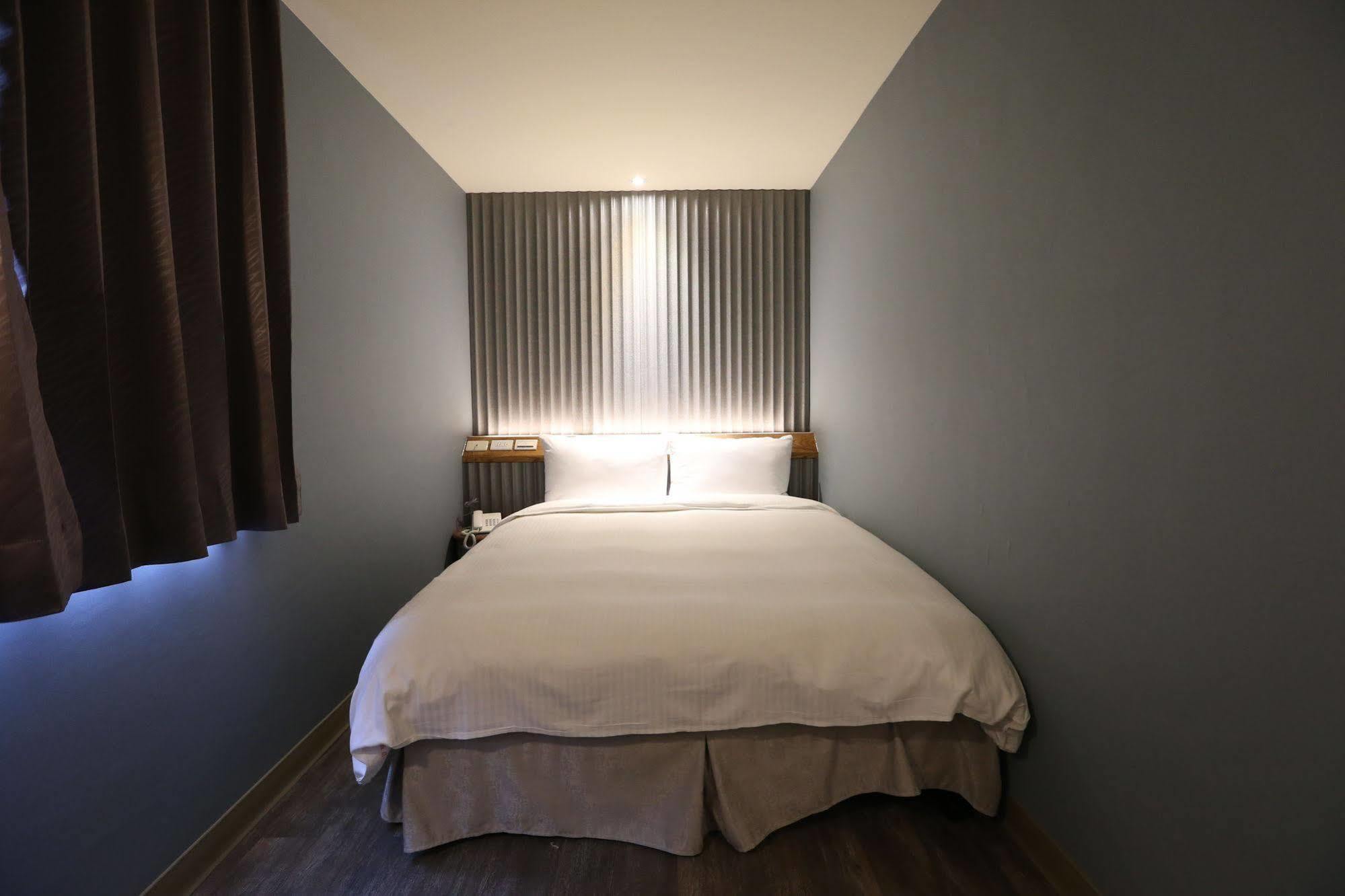 Central Hotel Таоюань Екстер'єр фото